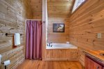 Bella Vista - Master Suite Attached Bathroom